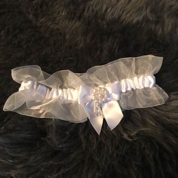 Oleg Cassini Wedding Dress - Picture 8 of 8